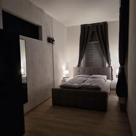 Mit Fitnessstudio Top2 * Plauen