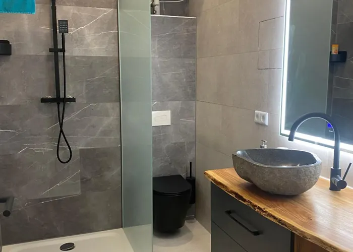 Mit Fitnessstudio Top2 *